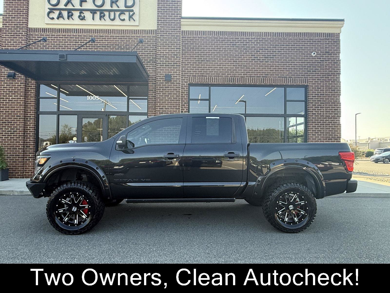 Used 2019 Nissan Titan SV w/ SV Convenience Package AWD/4WD image 3
