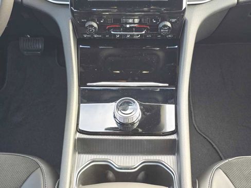 New 2025 Jeep Grand Cherokee L Altitude image 13