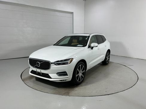 Used 2018 Volvo XC60 T6 Inscription w/ Vision Package AWD/4WD image 18