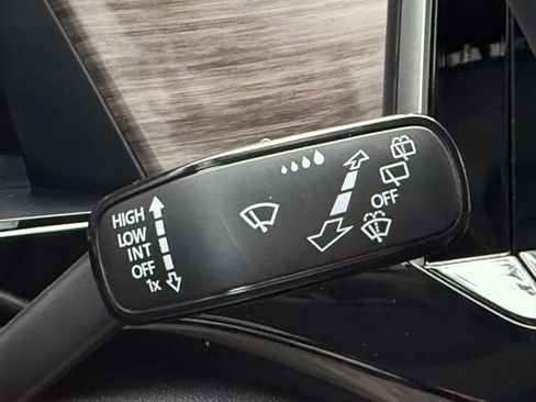 Certified 2024 Volkswagen Atlas SEL AWD/4WD image 26