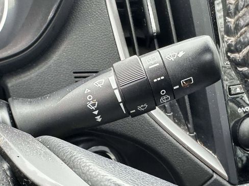 Used 2022 Subaru Forester Premium image 30