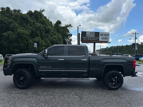 Used 2019 GMC Sierra 2500 Denali w/ Duramax Plus Package image 12