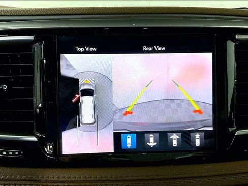 Used 2020 Chrysler Pacifica Limited w/ Tire & Wheel Group image 21