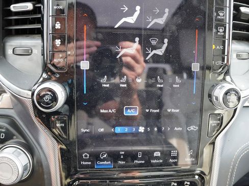 Used 2024 RAM 1500 Limited image 8