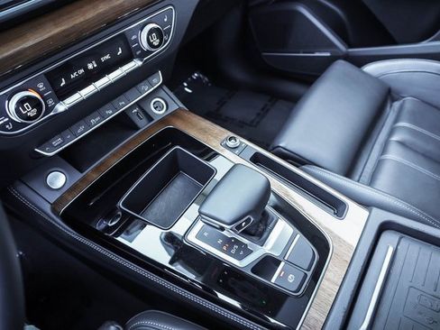 Used 2023 Audi Q5 e Prestige w/ Prestige Package image 17