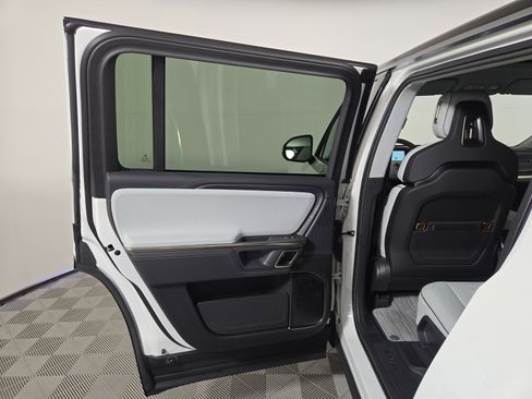 Used 2024 Rivian R1S Adventure AWD/4WD image 17