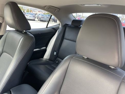 Used 2015 Lexus IS 250 RWD image 17