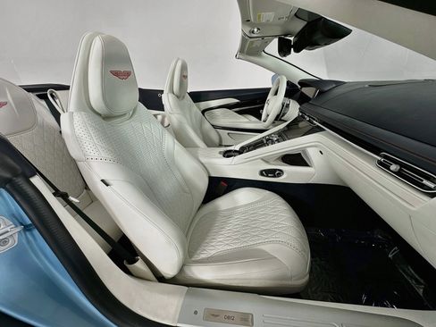 Used 2024 Aston Martin DB12 Convertible RWD image 29