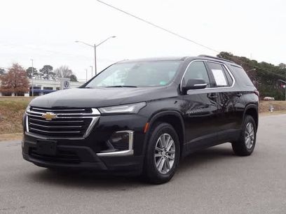 Used 2023 Chevrolet Traverse LT