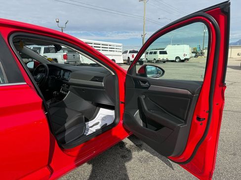 Used 2021 Volkswagen Jetta SE image 15