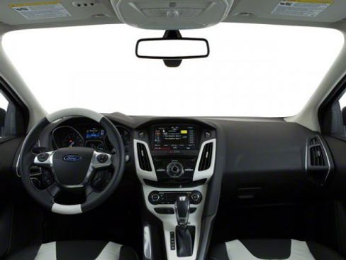 Used 2013 Ford Focus Titanium image 10