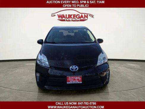 Used 2014 Toyota Prius Two FWD image 2