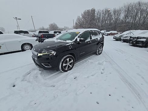 Used 2019 Jeep Cherokee Limited image 2