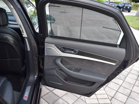 Used 2015 Audi S8 image 75