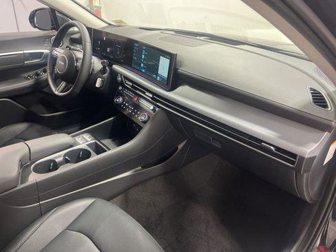 New 2025 Hyundai Sonata Limited image 25