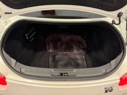 Used 2024 Nissan GT-R Premium w/ Floor Mat Package AWD/4WD image 28
