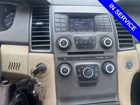 Used 2013 Ford Taurus SE FWD image 9