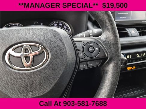 Used 2021 Toyota RAV4 XLE image 29