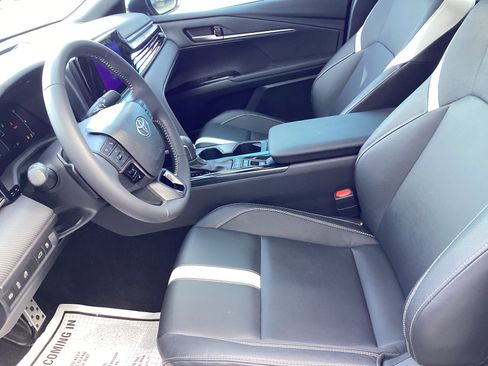 Certified 2025 Toyota Camry SE image 24