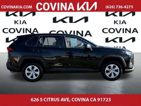 Used 2022 Toyota RAV4 LE image 9