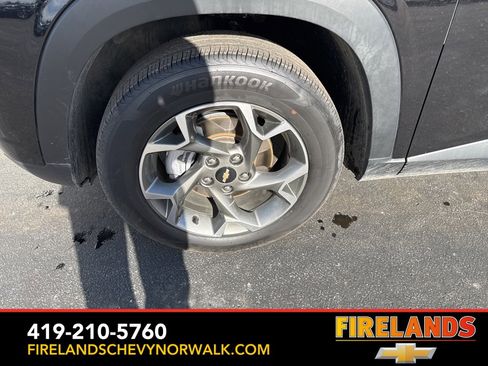 Used 2025 Chevrolet Trax LT w/ LT Convenience Package image 20