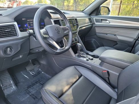 Used 2023 Volkswagen Atlas Cross Sport SE AWD/4WD image 11