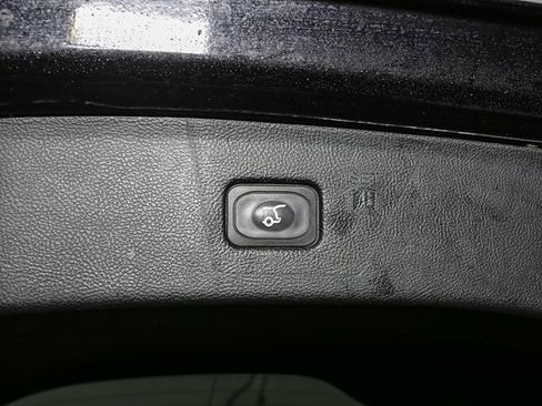 Used 2022 Ford Edge SEL w/ Convenience Package image 12