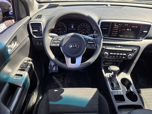 Used 2022 Kia Sportage LX w/ LX FWD Value Edition Package image 12