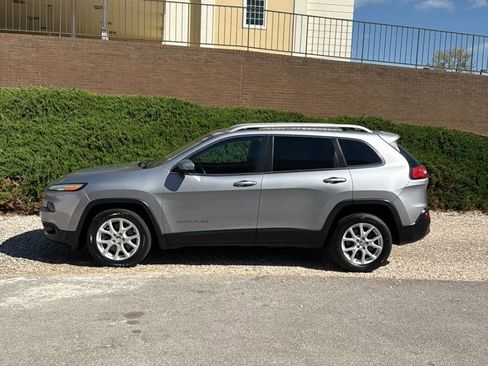 Used 2014 Jeep Cherokee Latitude image 3