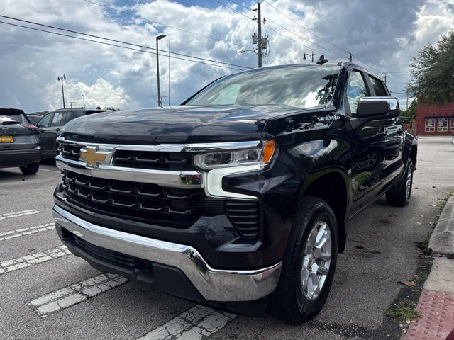 Used 2022 Chevrolet Silverado 1500 LT AWD/4WD image 4
