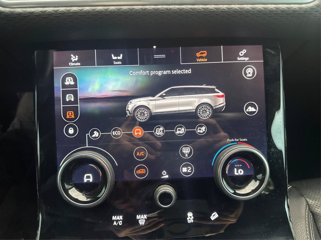 Used 2019 Land Rover Range Rover Velar R-Dynamic SE AWD/4WD image 23