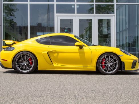 Used 2020 Porsche 718 Cayman GT4 RWD image 4