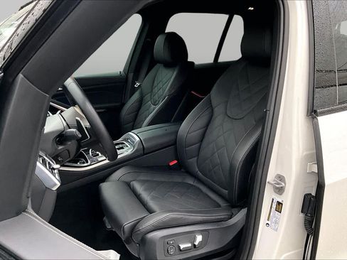 Used 2024 BMW X5 sDrive40i w/ M Sport Package RWD image 8