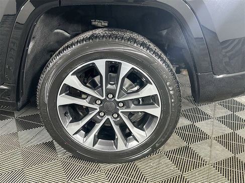 New 2025 Jeep Grand Cherokee Overland w/ Luxury Tech Group IV image 17