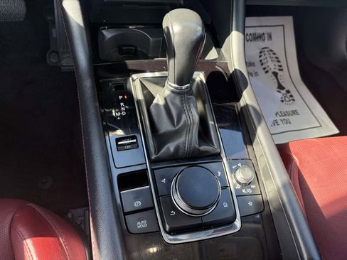 Used 2024 MAZDA MAZDA3 s image 27