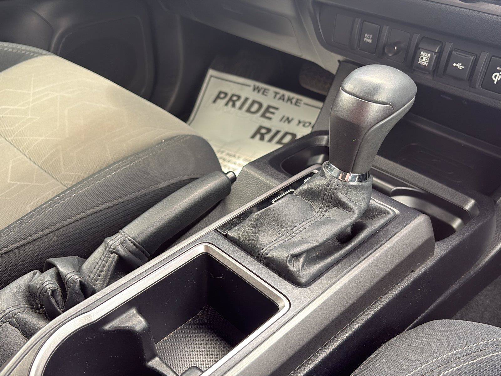 Used 2022 Toyota Tacoma TRD Off-Road AWD/4WD image 33