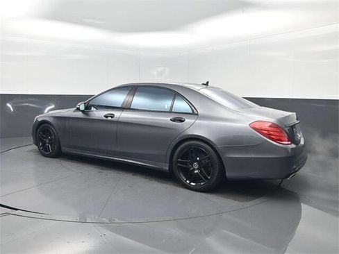 Used 2017 Mercedes-Benz S 550 4MATIC Sedan image 3