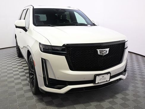 Certified 2024 Cadillac Escalade Sport Platinum w/ LPO, ONYX Package image 9