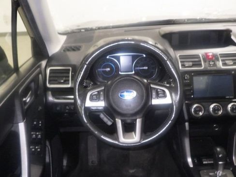 Used 2017 Subaru Forester 2.5i Limited AWD/4WD image 9