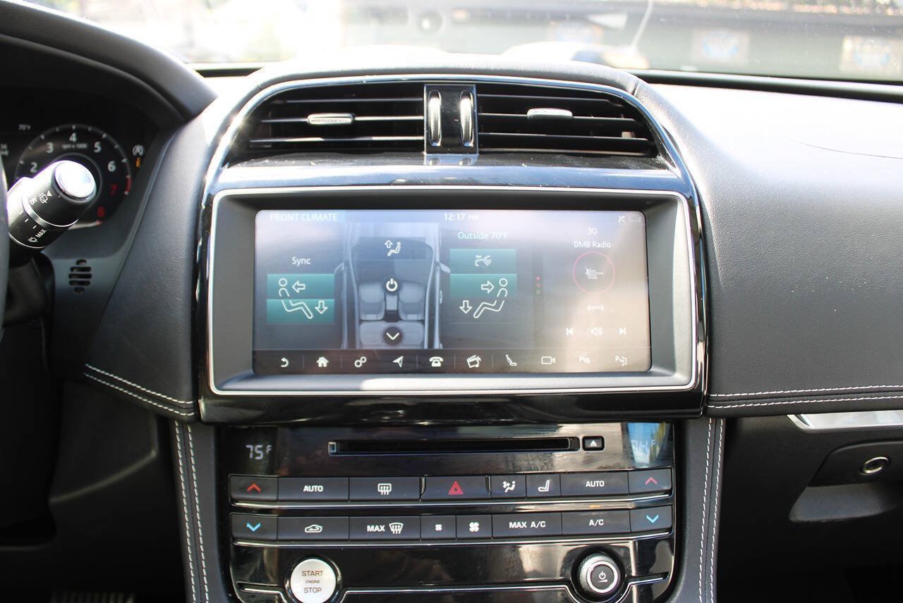 Used 2019 Jaguar F-PACE S AWD/4WD image 31