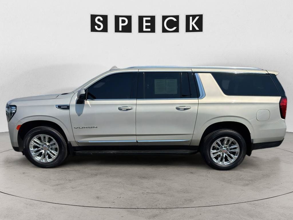 Used 2023 GMC Yukon XL SLT w/ SLT Premium Package AWD/4WD image 2