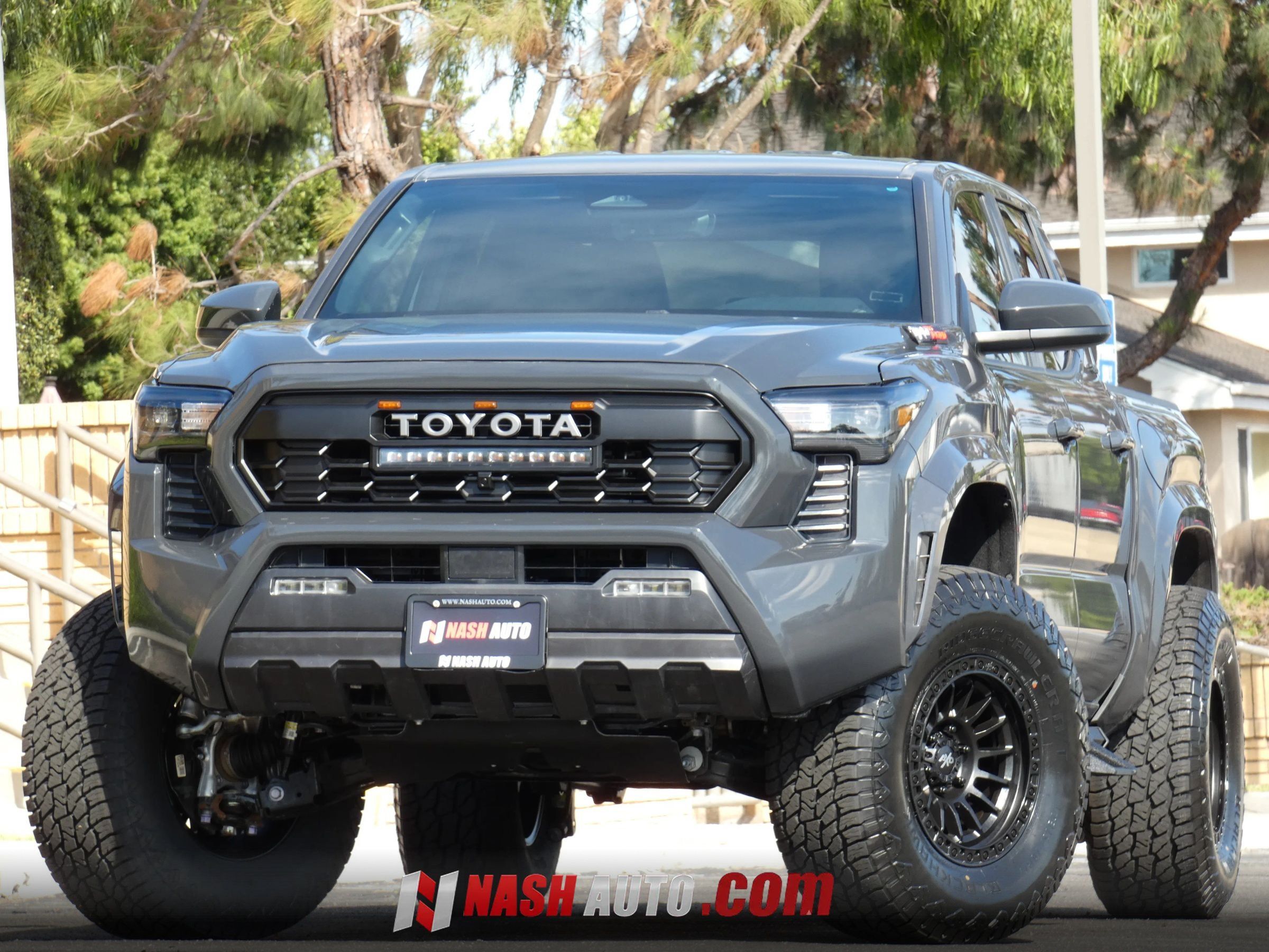 Used 2026 Toyota Tacoma SR5 AWD/4WD image 2