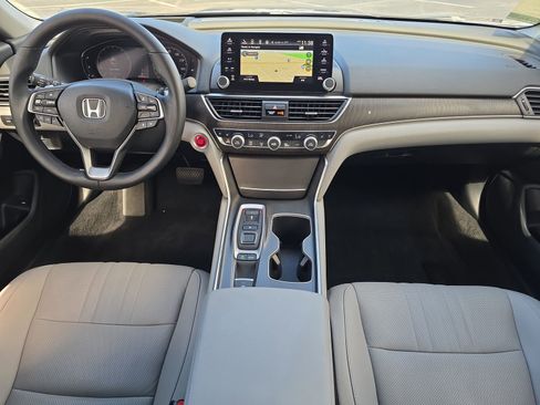 Used 2019 Honda Accord Touring image 8