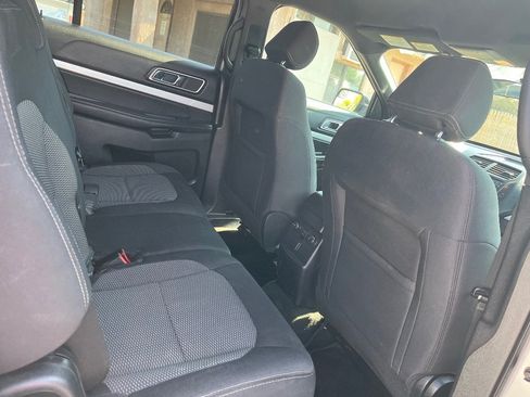 Used 2016 Ford Explorer XLT AWD/4WD image 32