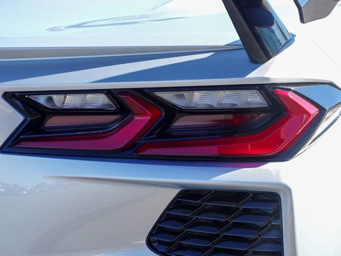 Used 2022 Chevrolet Corvette Stingray Coupe w/ Z51 Performance Package image 11