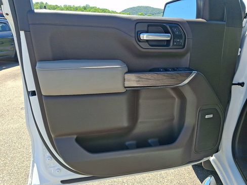 Used 2021 Chevrolet Silverado 1500 LTZ w/ LTZ Premium Package AWD/4WD image 12