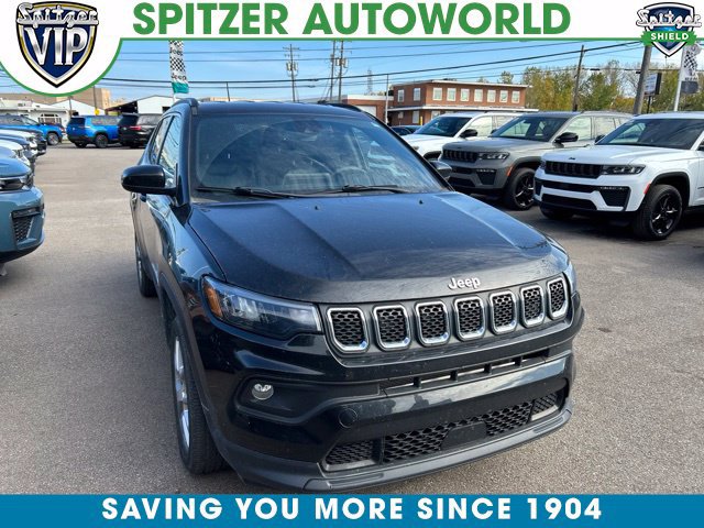 Used 2024 Jeep Compass Latitude AWD/4WD image 1