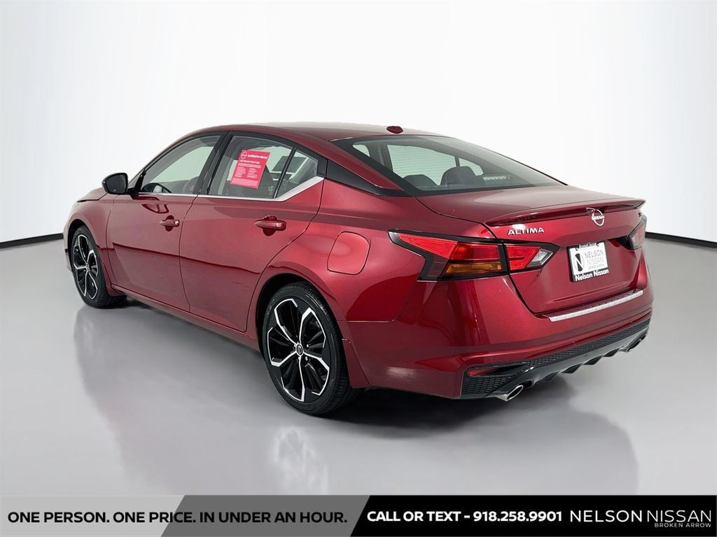 Used 2023 Nissan Altima 2.5 SR FWD image 7