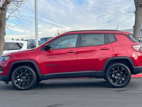 New 2026 Jeep Compass Latitude w/ Sun and Sound Group AWD/4WD image 7