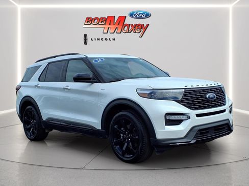 Used 2024 Ford Explorer ST-Line w/ Class IV Trailer Tow Package AWD/4WD image 3